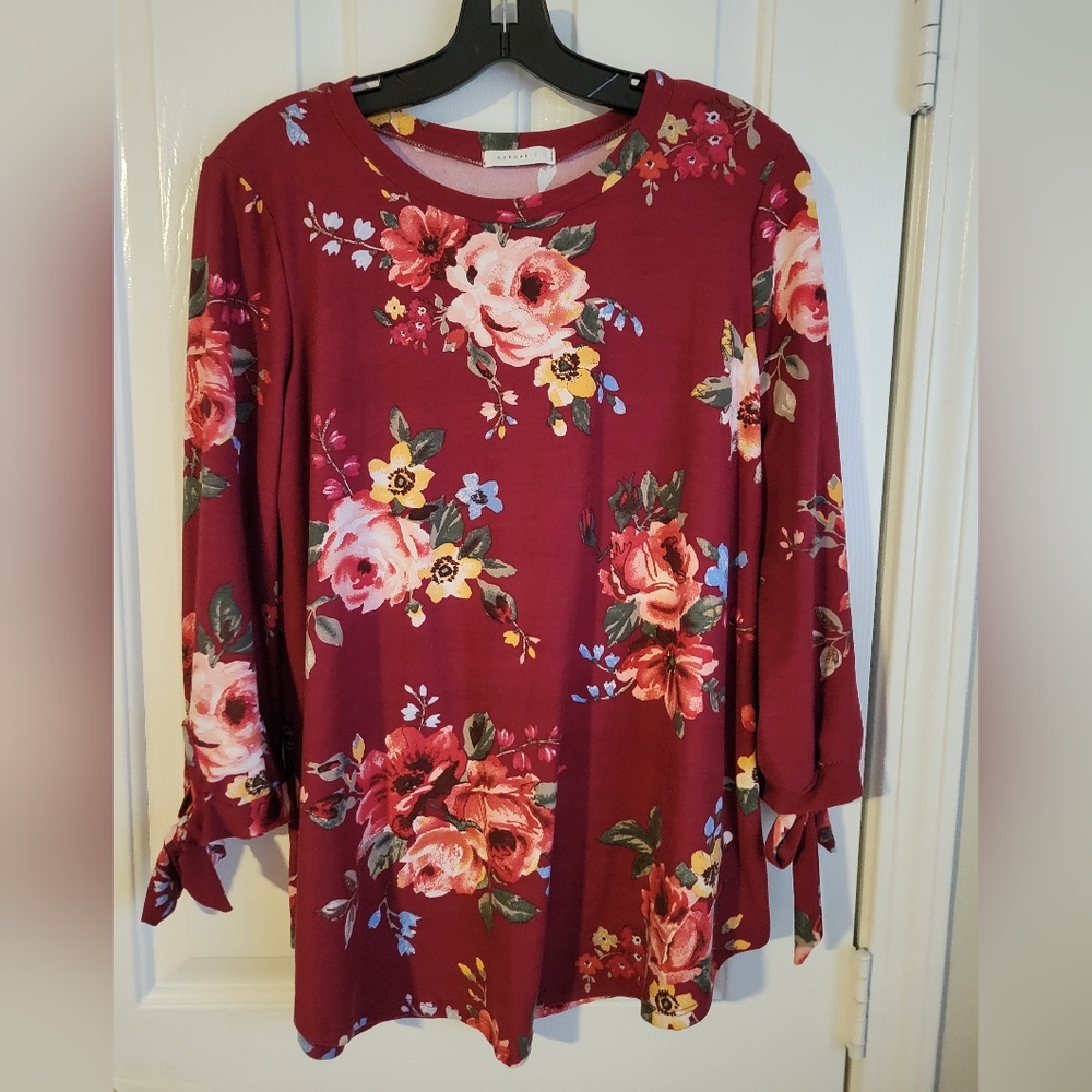 3/4 sleeve floral top